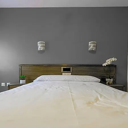 Hotel Ciudad De *