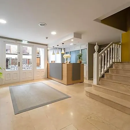Ciudad De Hotel *