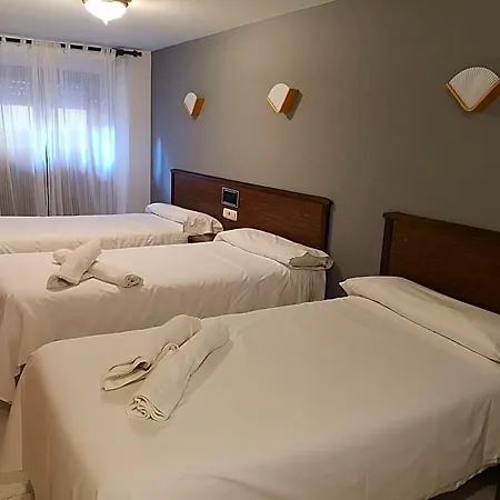 Hotel Ciudad De *